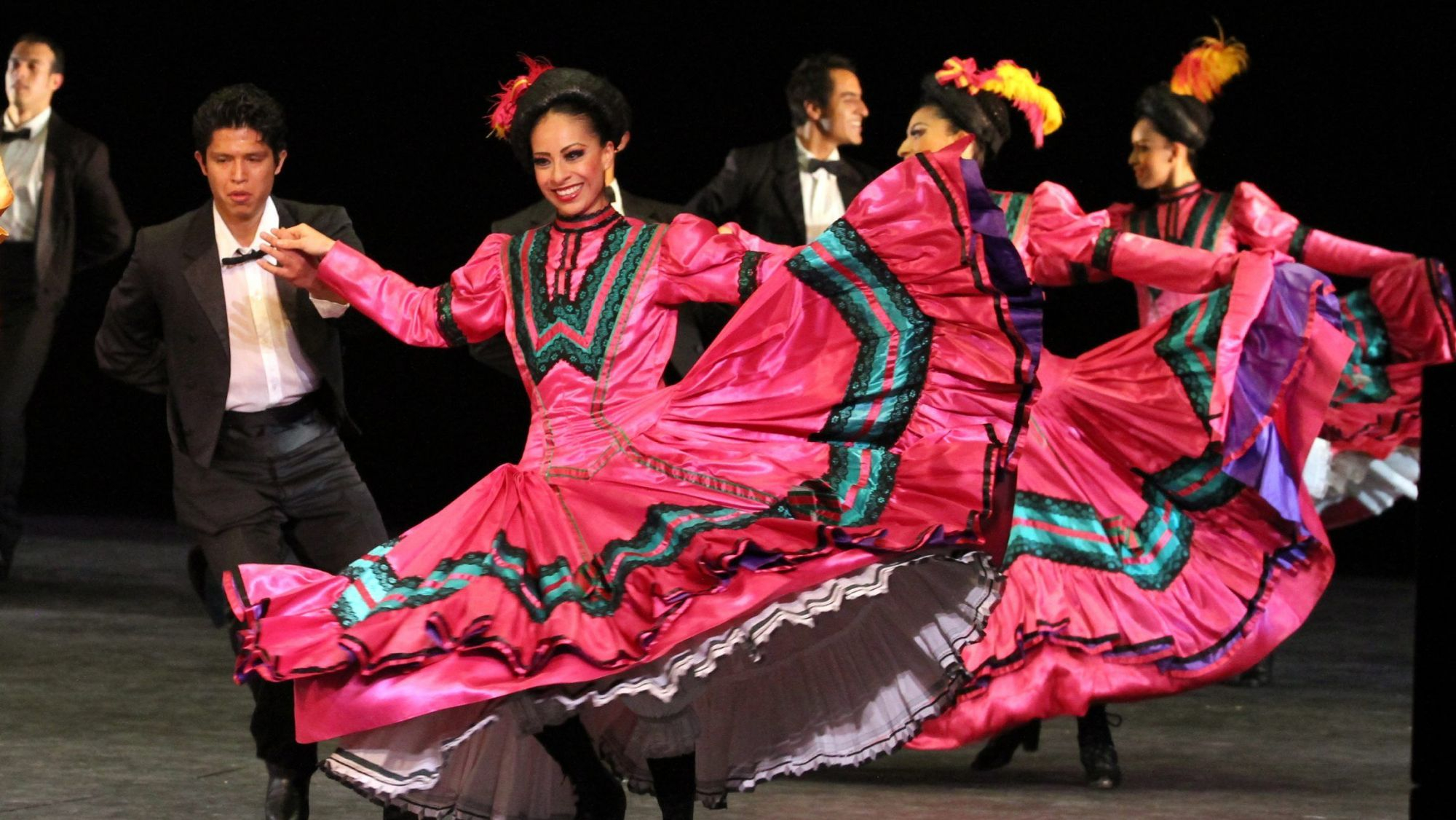 Ballet Folklórico de Amalia Hernández encanta a Bellas Artes