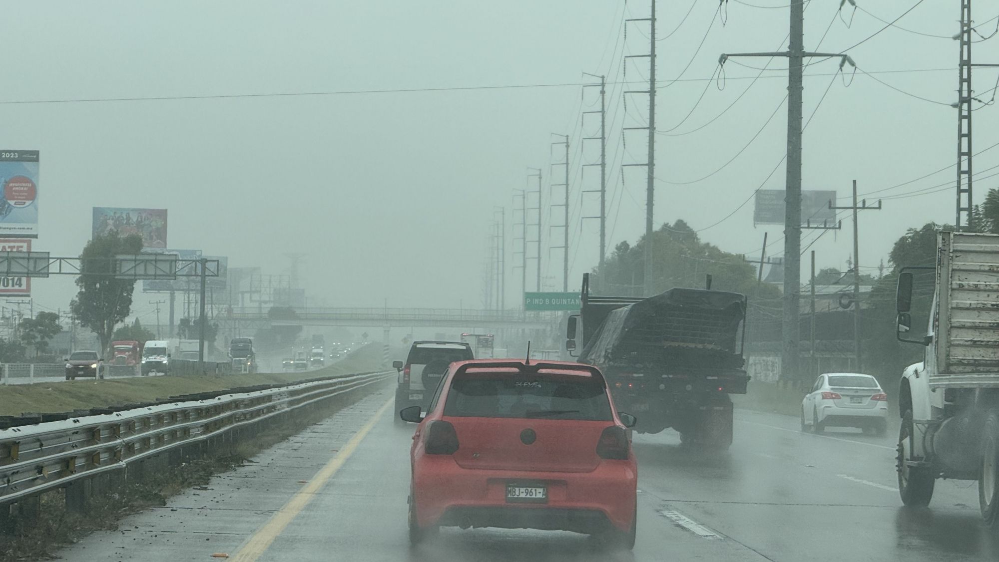 Frente Frío 17 llega con fuertes rachas de viento y lluvias en va