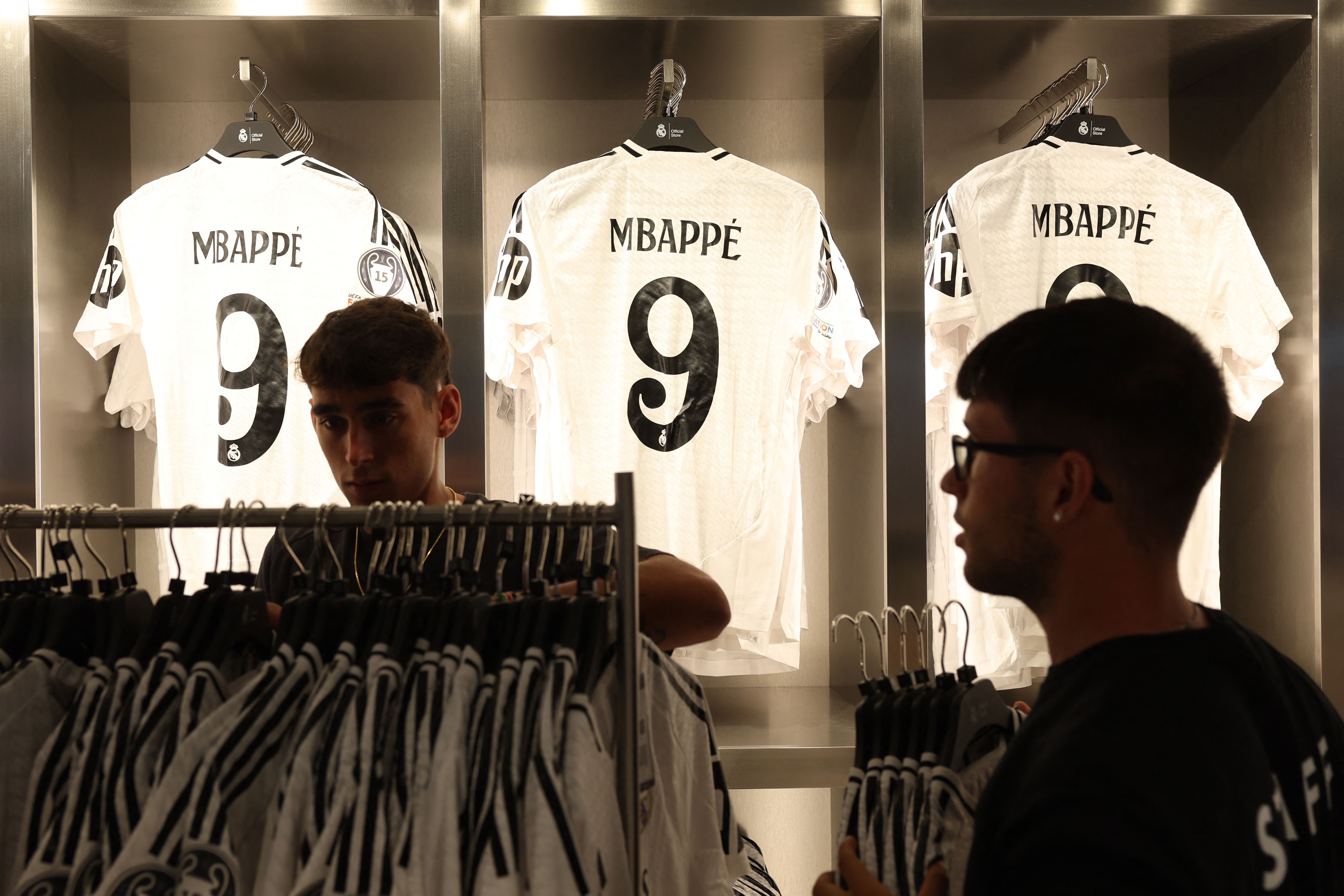 Real Madrid Empieza A Vender La Camiseta De Mbapp