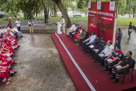 Ceremonia conmemorativa al Día Nacional de Protección Civil en San Juan del Río. 