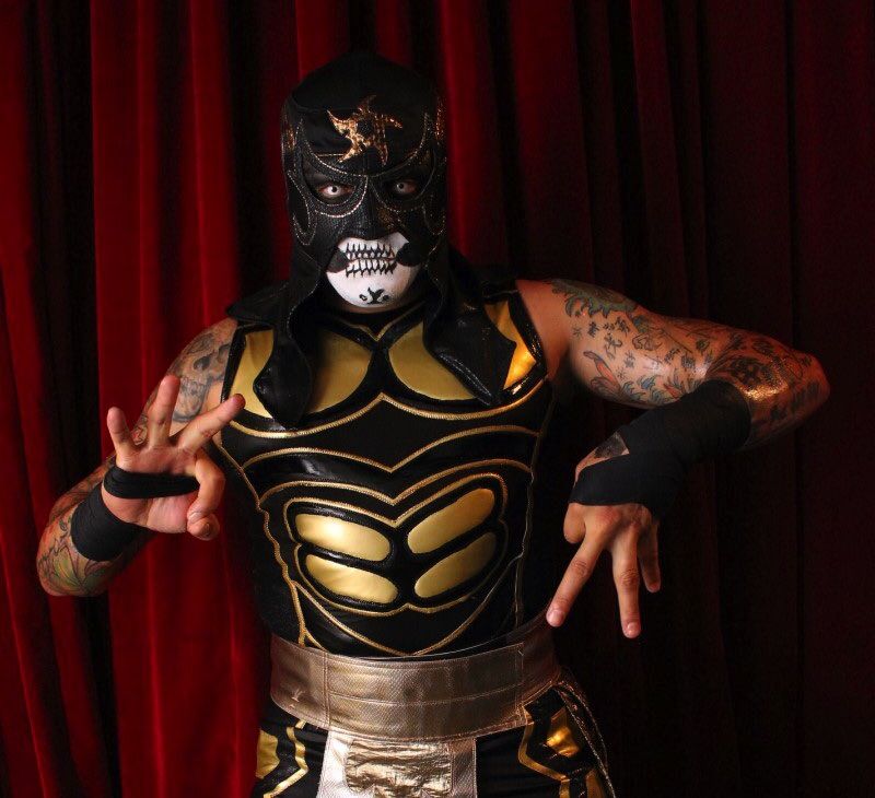 Penta el Zero M se presenta en la México y humilla a Carístico