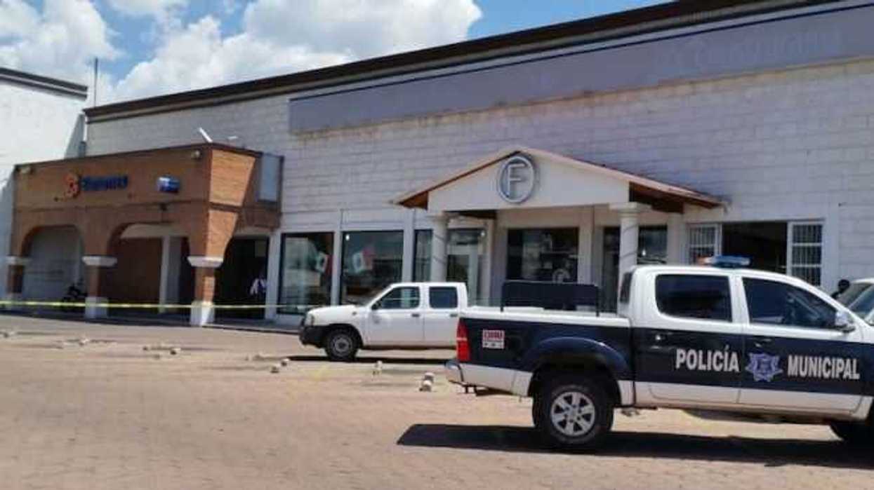 a-balazos-asaltan-sucursal-banamex-en-san-juan-del-rio