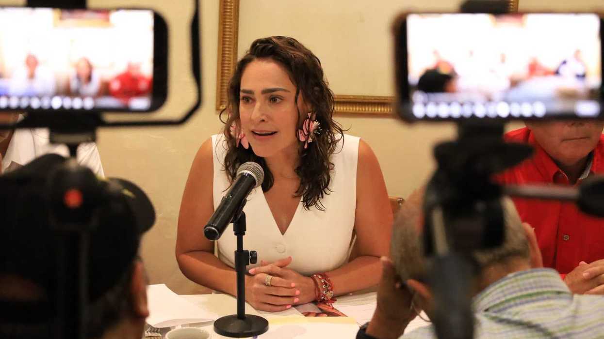 Abigail Arredondo Ramos, presidenta del PRI Querétaro, en rueda de prensa sobre desabasto de medicamentos en el IMSS-Bienestar
