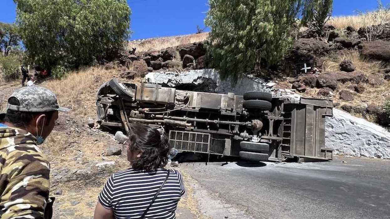 Accidente de camión recolector de basura en San Juan del Río.