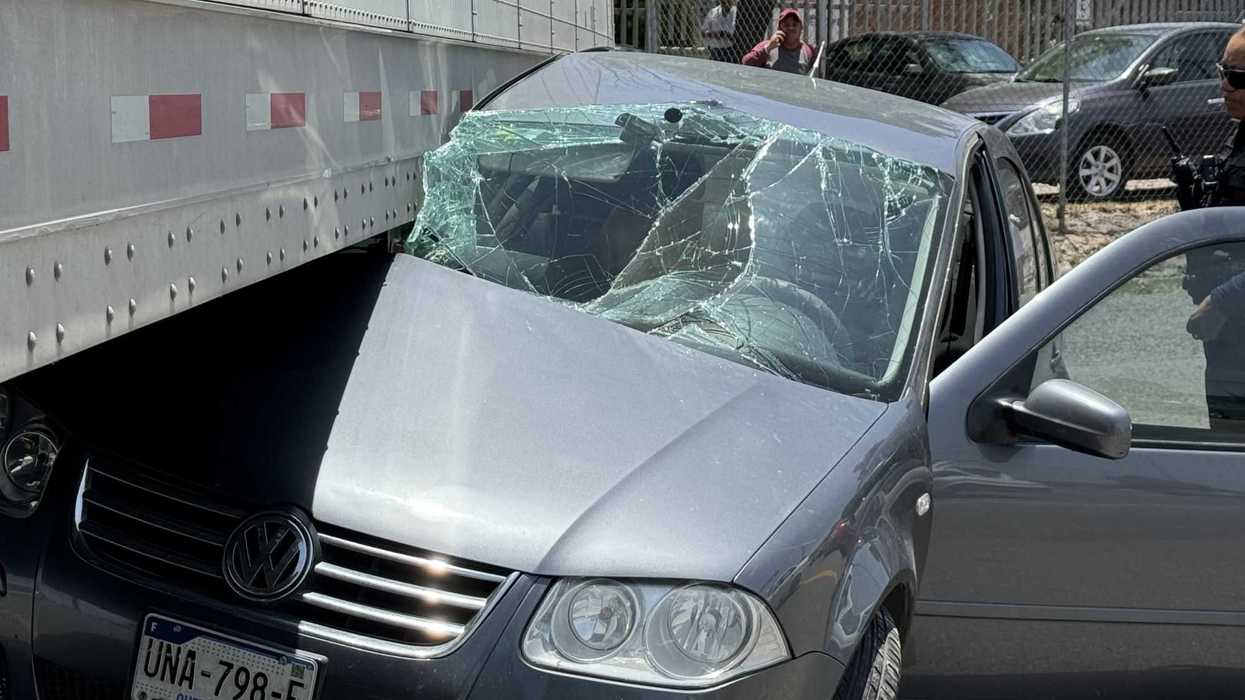 Accidente en la Panamericana causa caos val en San Juan del Río.