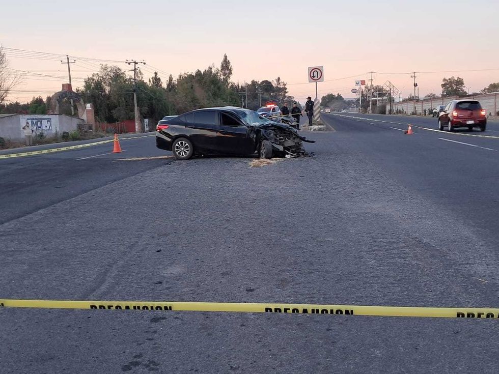Accidente fatal sobre carretera federal 120 en Tequisquiapan deja una mujer muerta y cuatro heridos.