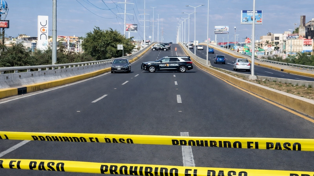 Accidente mortal de motociclista en prolongación Bernardo Quintana Querétaro con menor de 11 años herida.