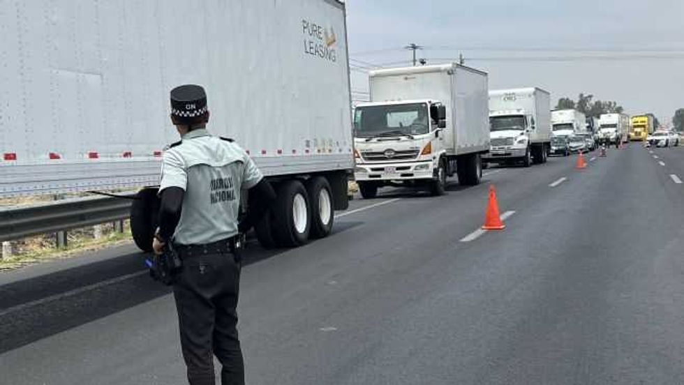 Accidente mortal en carretera México Querétaro provoca caos vehicular.