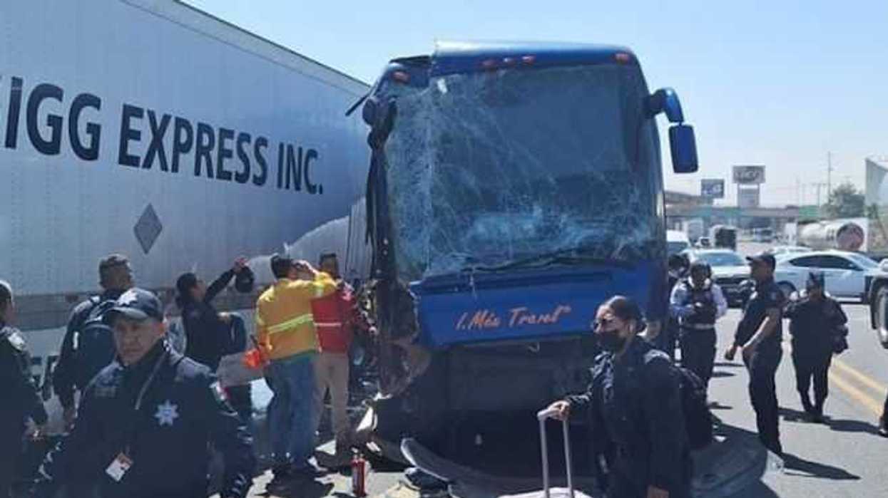 Accidente múltiple en la autopista México-Querétaro deja al menos 10 lesionados.