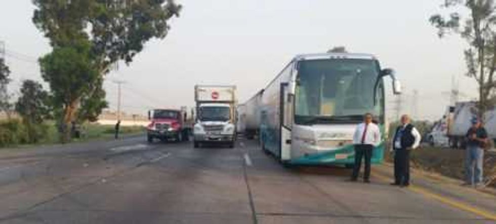 accidente trailers queretaro mexico 1