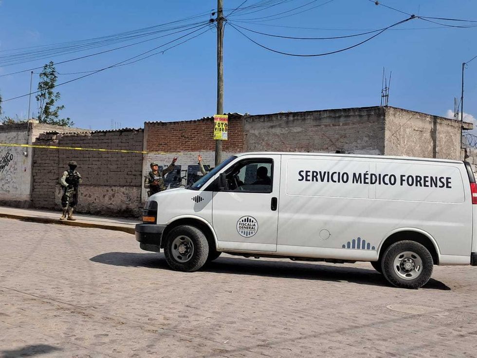 Acordonamiento policial en la calle Ignacio Allende de La Lira, Pedro Escobedo, donde matan a balazos a un hombre