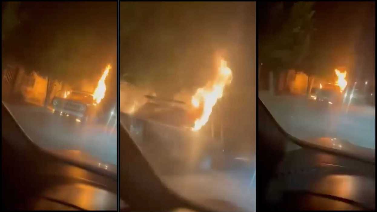 Acordonamiento policial tras incendio de camioneta en calle Mastrantos de Jurica Pueblo, Querétaro