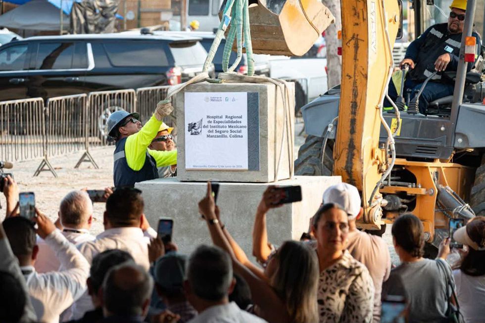 Acto de colocaci\u00f3n de la primera piedra del nuevo hospital del IMSS en Manzanillo encabezado por la presidenta Claudia Sheinbaum.