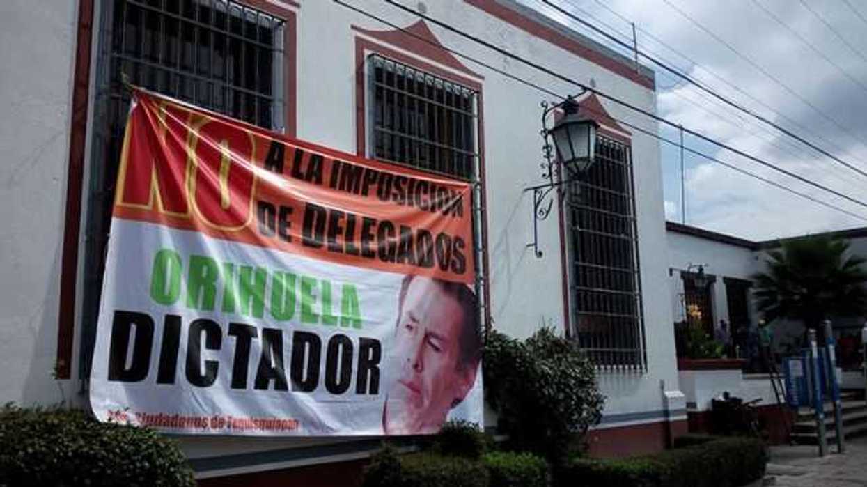 Acusan a Orihuela de dictador en Tequisquiapan.