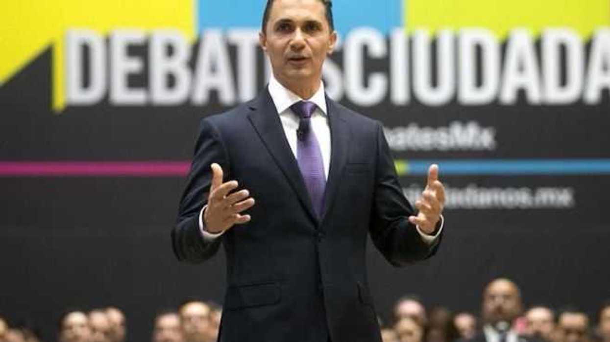adolfo-rios-celebra-resolucion-judicial-que-avala-su-candidatura