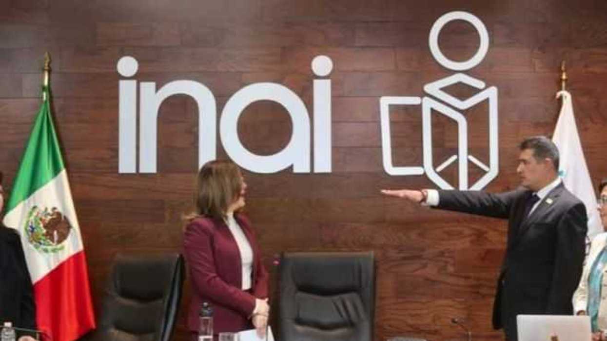 Adrián Alcalá es elegido como nuevo presidente del INAI.