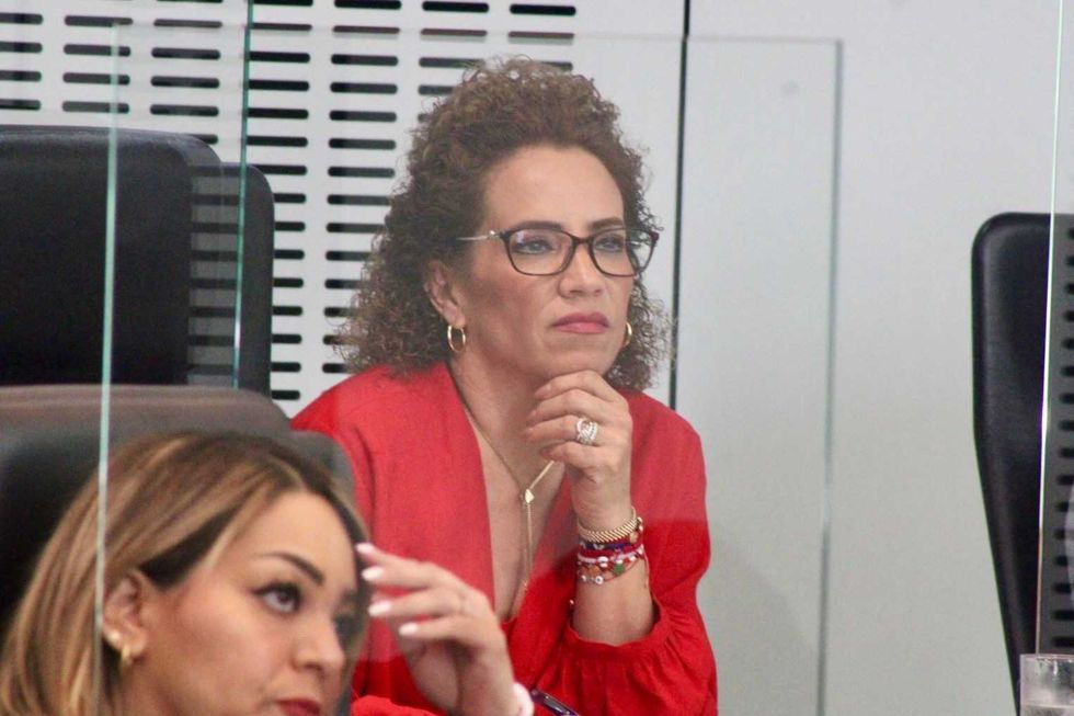 Adriana Meza interviene en tribuna del Congreso de Quer\u00e9taro durante votaci\u00f3n de la minuta constitucional
