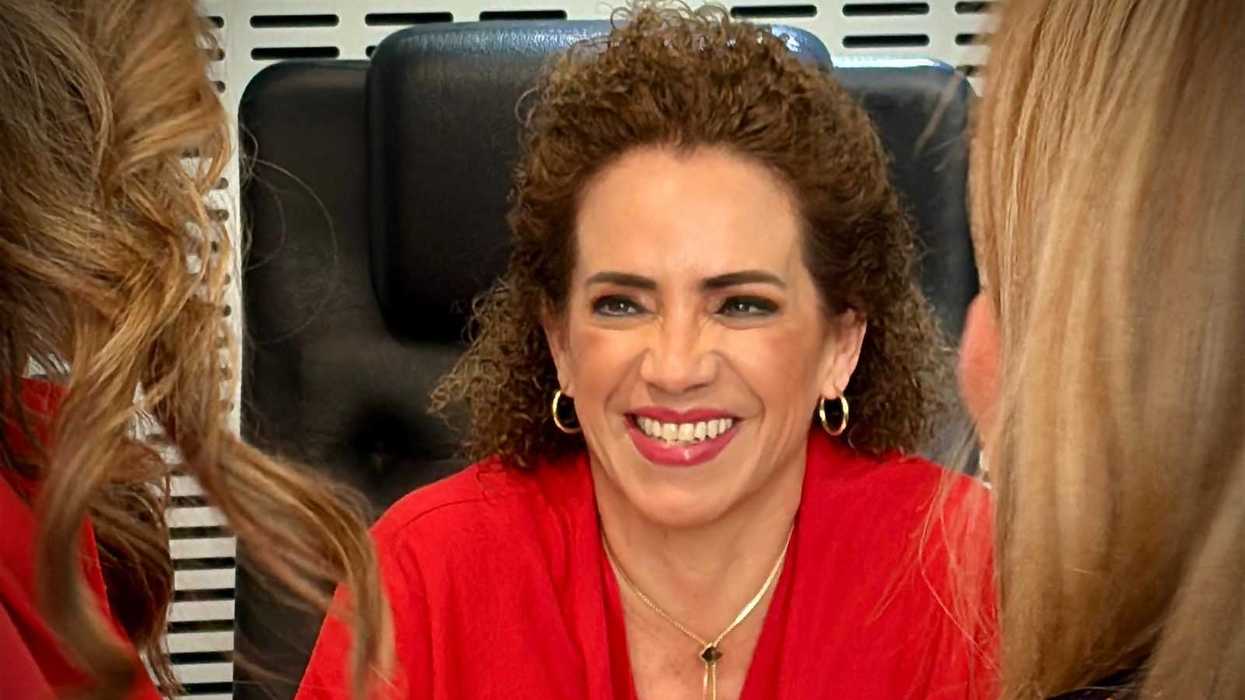 Adriana Meza interviene en tribuna del Congreso de Querétaro durante votación de la minuta constitucional