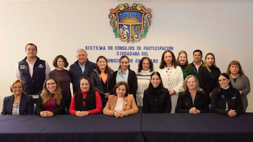 Adriana Olvera de Macías encabeza la primera sesión del Consejo Temático de la Familia.