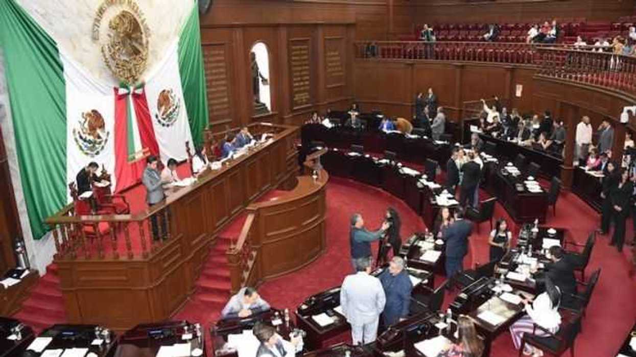 afectan-a-mujeres-despidos-del-gobierno-federal