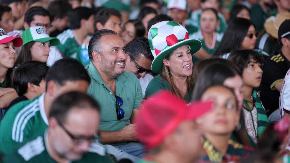 Aficionados reunidos en el estadio Corregidora durante la primera jornada de Zona Fest por la inauguraci\u00f3n del Mundial 2026 en Quer\u00e9taro.