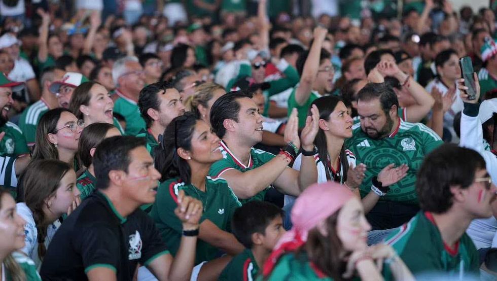 Aficionados reunidos en el estadio Corregidora durante la primera jornada de Zona Fest por la inauguraci\u00f3n del Mundial 2026 en Quer\u00e9taro.