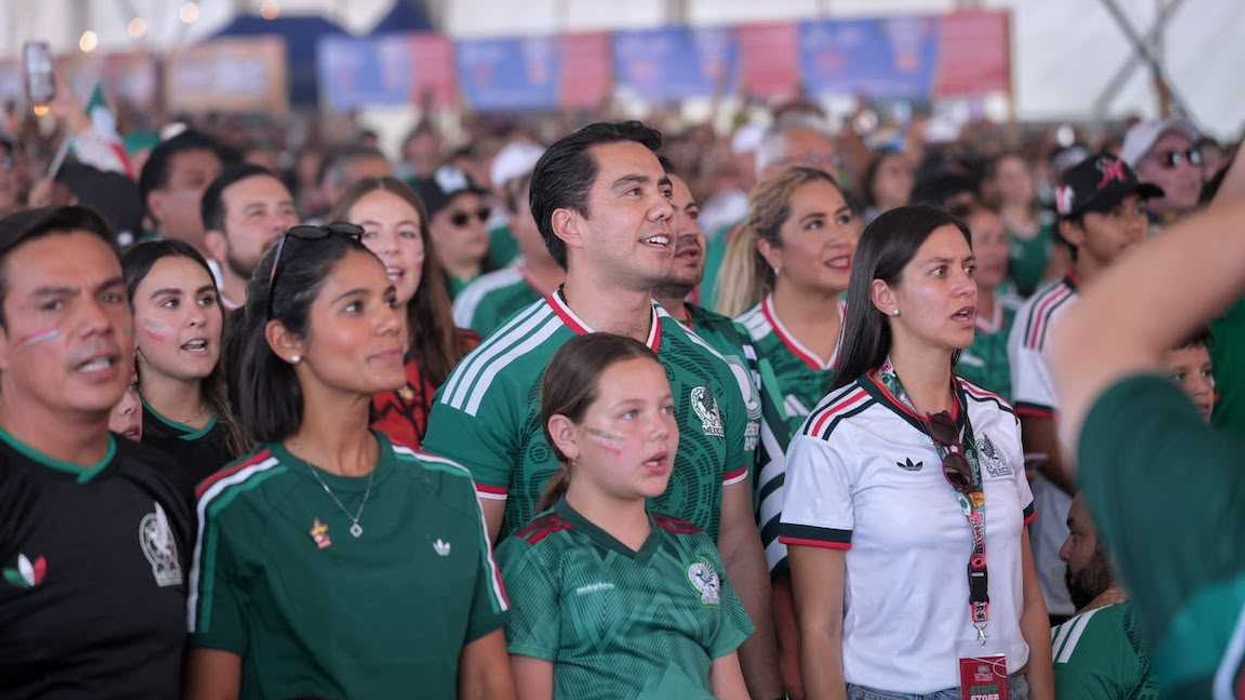 Aficionados reunidos en el estadio Corregidora durante la primera jornada de Zona Fest por la inauguración del Mundial 2026 en Querétaro.