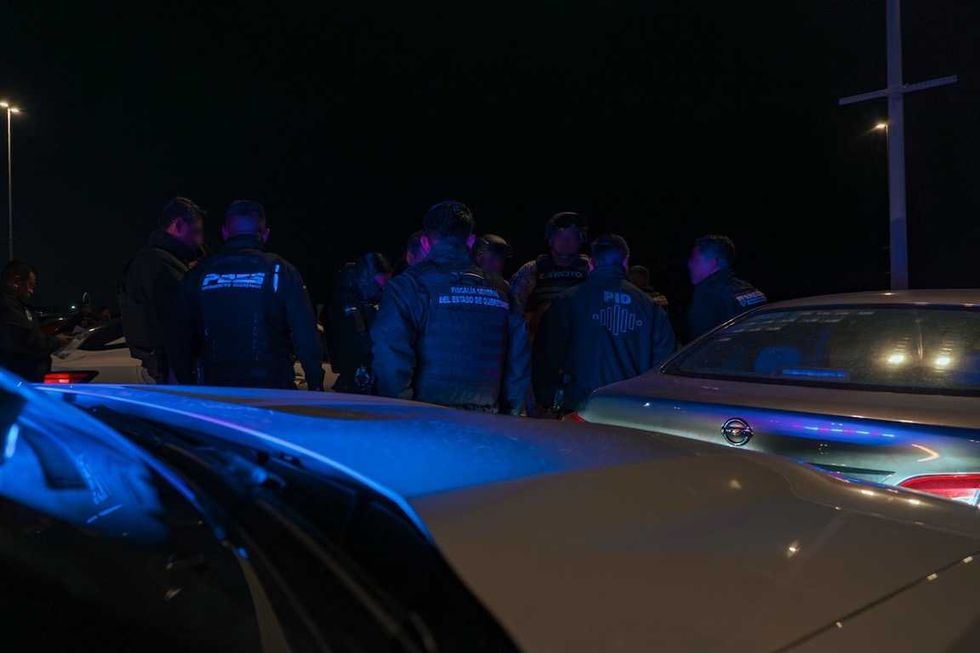Agentes de la Polic\u00eda de Investigaci\u00f3n del Delito participan en cateos simult\u00e1neos de Sinergia en Quer\u00e9taro.