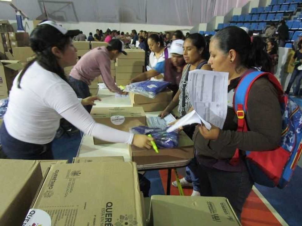 agilizan procesos para entregar utiles escolares en san juan del rio 4