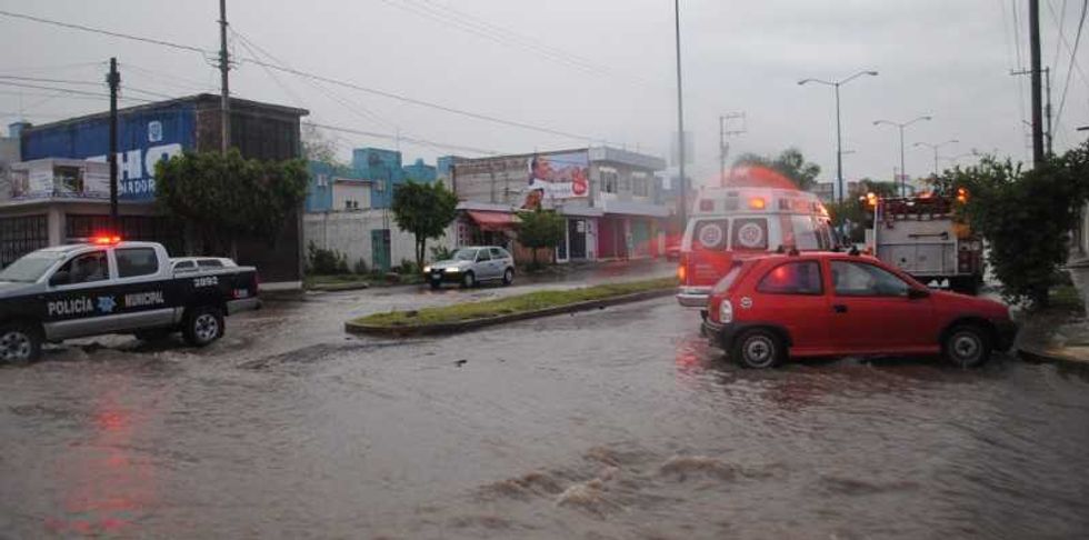 Aguacero en San Juan del Río.