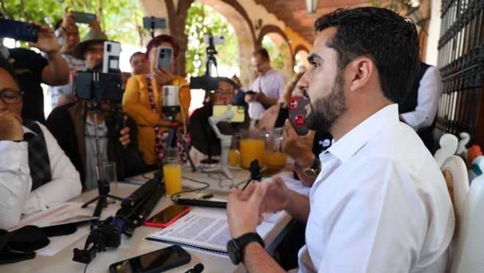 Agustín Dorantes impulsa una campaña de cercanía y propuestas concretas.