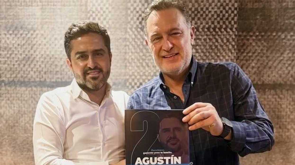 Agustín Dorantes Lámbarri y Mauricio Kuri Gonzáles con el Segundo Informe Legislativo, Querétaro.
