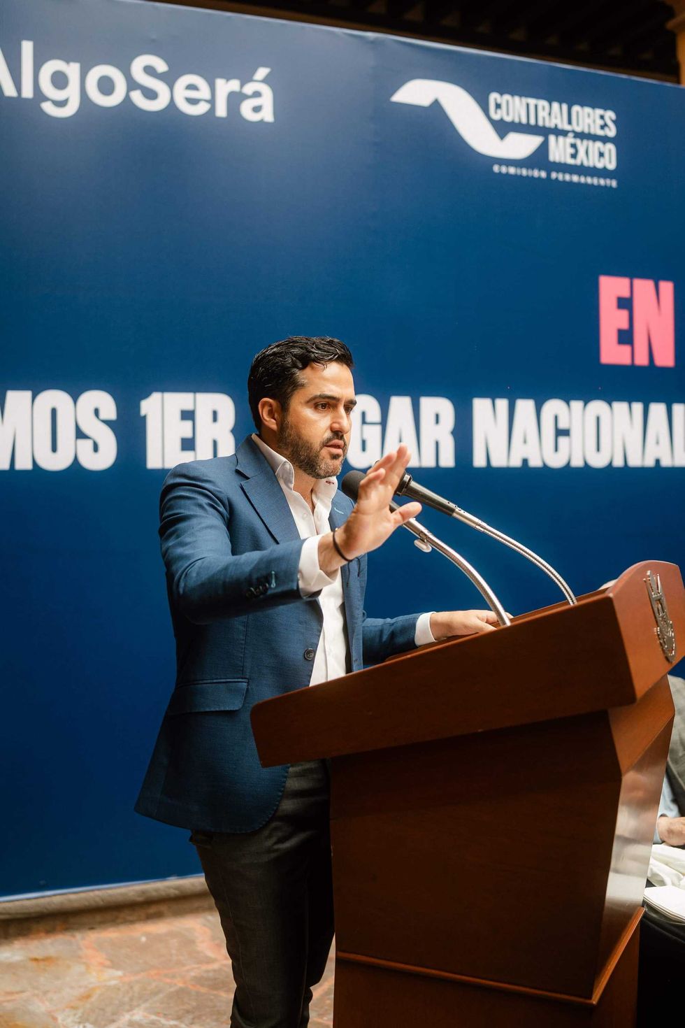 Agustín Dorantes reconoce comités de Contraloría Social en ceremonia con autoridades queretanas.