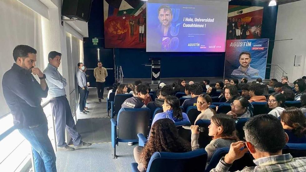 Agustín Dorantes se compromete a apoyar la salud mental de los jóvenes en Querétaro.