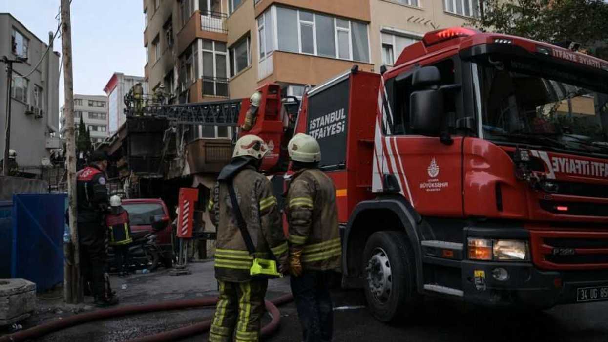 Al menos 29 muertos en un incendio en Estambul. AFP.