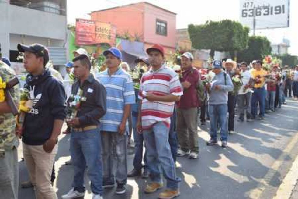 albaniles celbran dia de la santa cruz__07