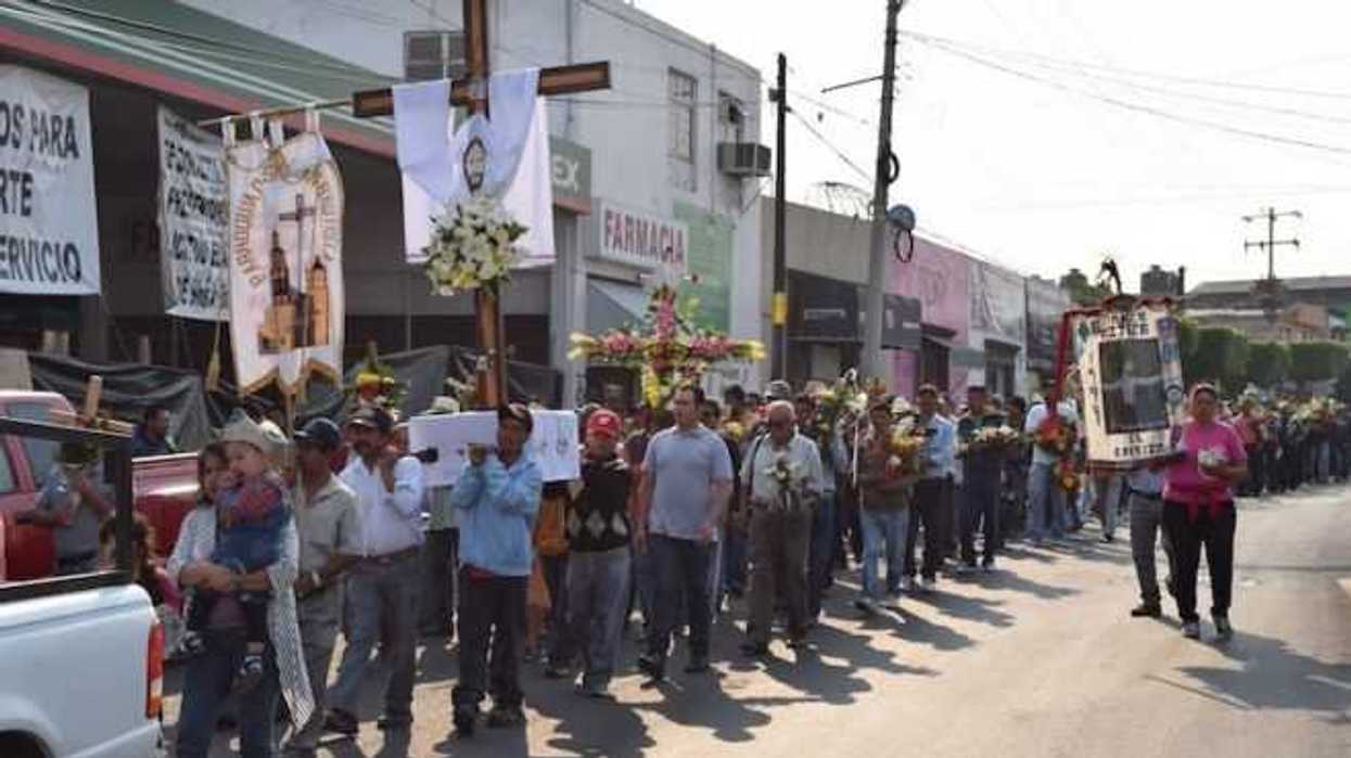 albaniles celbran dia de la santa cruz__09