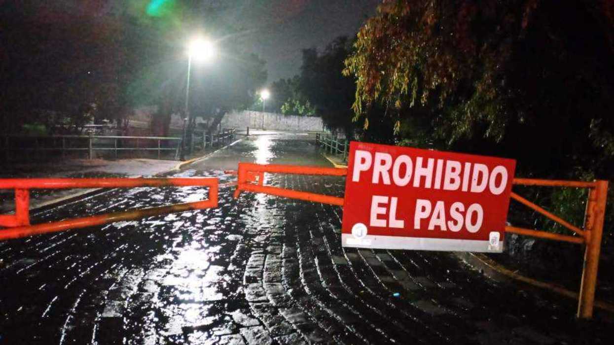 Alcalde de San Juan del Río ordena cierre de puentes por lluvias.