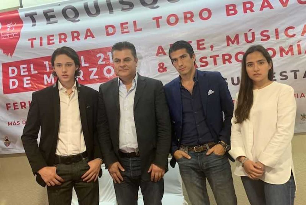alcalde encabeza presentacion del cartel de feria del toro en tequisquiapan