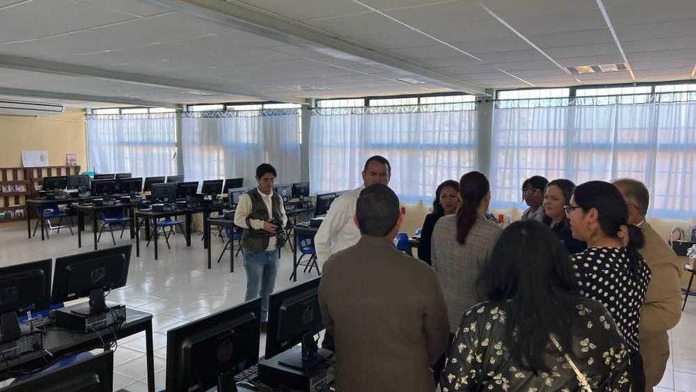 Alcalde entrega obra en primaria de la colonia Fundadores, en San Juan del Río.
