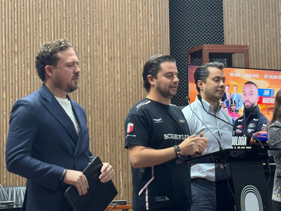 Alcalde Felifer Mac\u00edas y secretario Rodrigo Ruiz anuncian congreso de electromovilidad en municipio de Quer\u00e9taro