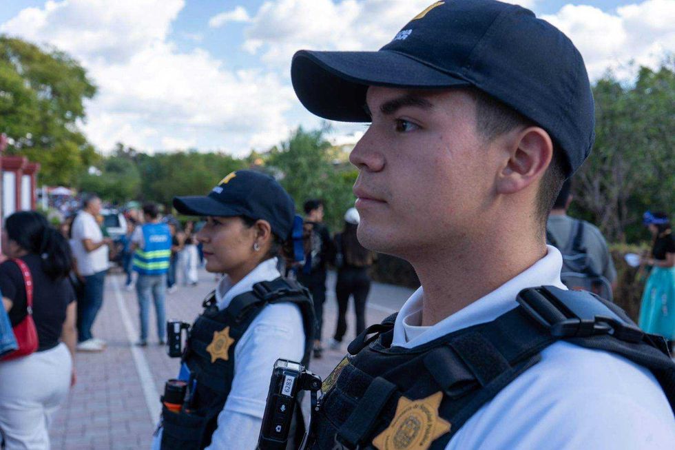 Alcalde Felipe Macías Olvera presenta programa de apoyo de 50 mil pesos para vivienda de policías municipales de Querétaro.