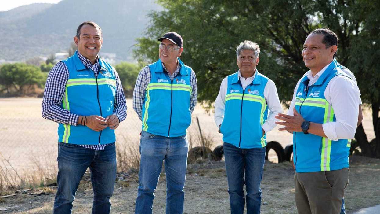 Alcalde Roberto Cabrera Valencia supervisa barrido fino en zona oriente de San Juan del Río junto a brigadas de Servicios Públicos Municipales
