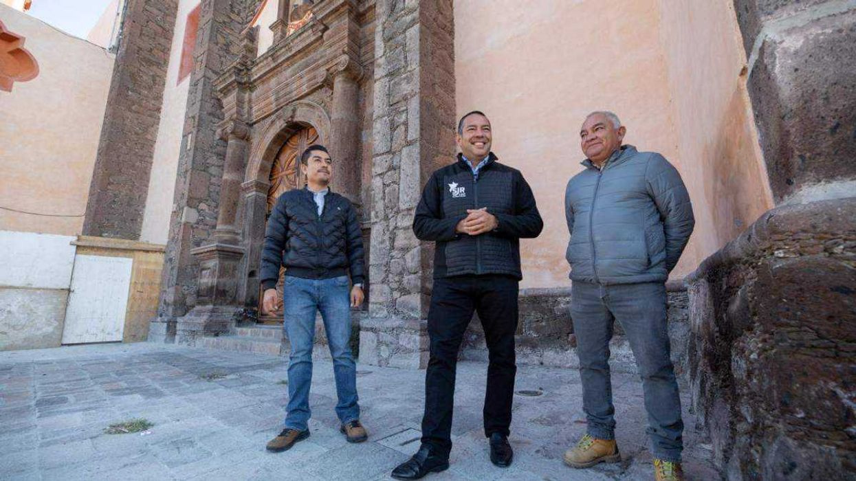 Alcalde Roberto Cabrera Valencia supervisa trabajos de rehabilitación en Parroquia de Santo Domingo en San Juan del Río.