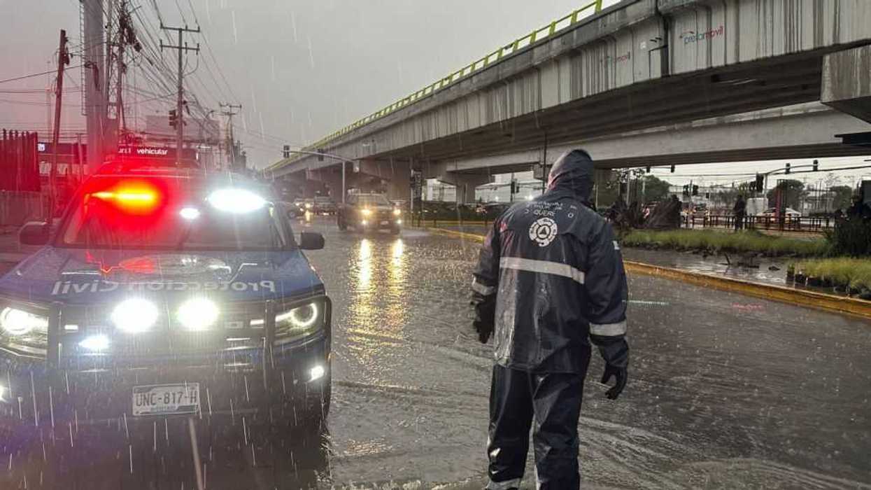 Alerta meteorológica por lluvias y vientos fuertes en Querétaro.