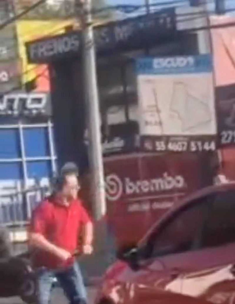 Alfredo Adame protagoniza nueva pelea callejera. AGENCIA MÉXICO.