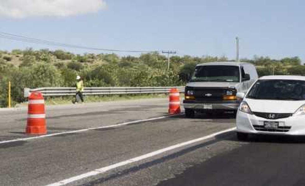 Algunos de los trabajos que realiza la SCT, para disminuir los accidentes sobre la carretera 57. FOTO/ROTATIVO