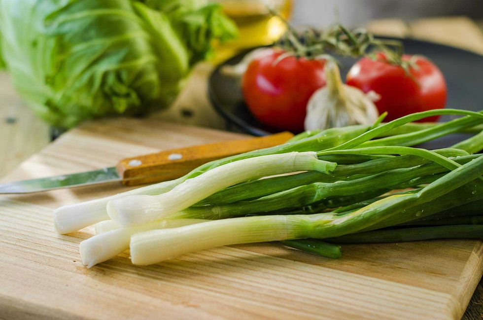 Alimentos básicos como cebolla y chile jalapeño registraron alzas superiores a 6% en noviembre, según ANPEC.