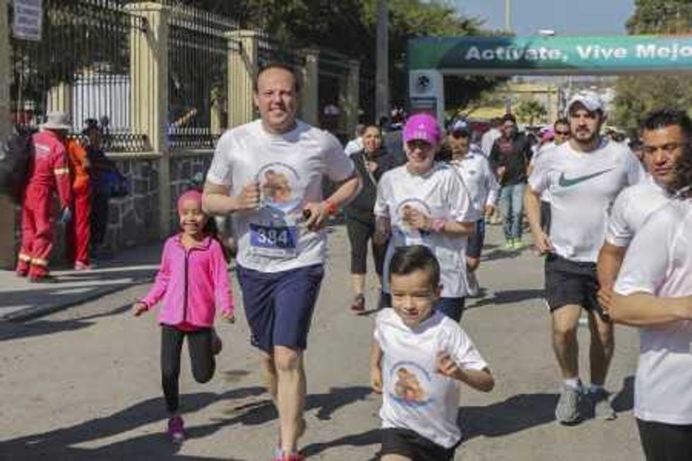 Alrededor de 600 competidores participaron en la Cuarta Carrera Atlética que conmemora el “Día de la Familia”.
