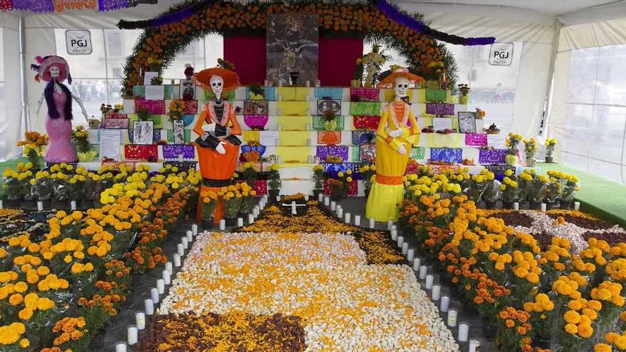 Altar de día de muertos. ROTATIVO